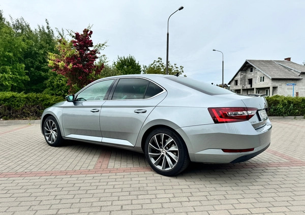 Skoda Superb cena 78000 przebieg: 274000, rok produkcji 2016 z Łuków małe 29